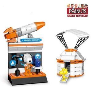 NEW Peanuts Space Traveler Snoopy & Woodstock Space Capsule Building Set #LN8019
